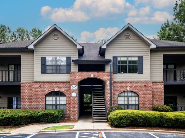 203 Sterling Oaks Dr Unit 203, Birmingham, AL 35244