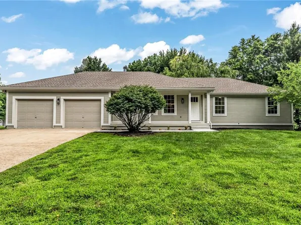701 Horseshoe Dr, Pleasant Hill, MO 64080