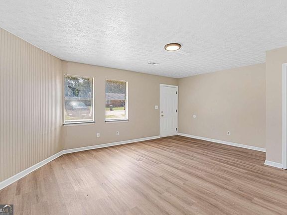 5th image of 217 Tanglewood Dr #B
