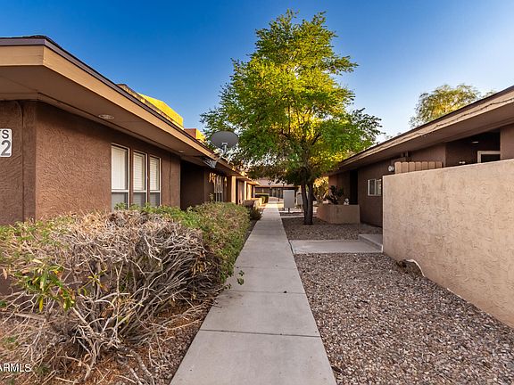 3rd image of 2533 W HAZELWOOD Street #9