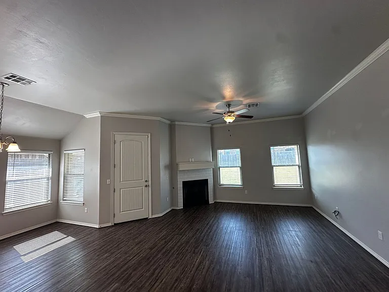 2316 Alta Vista Ln — Photo 4