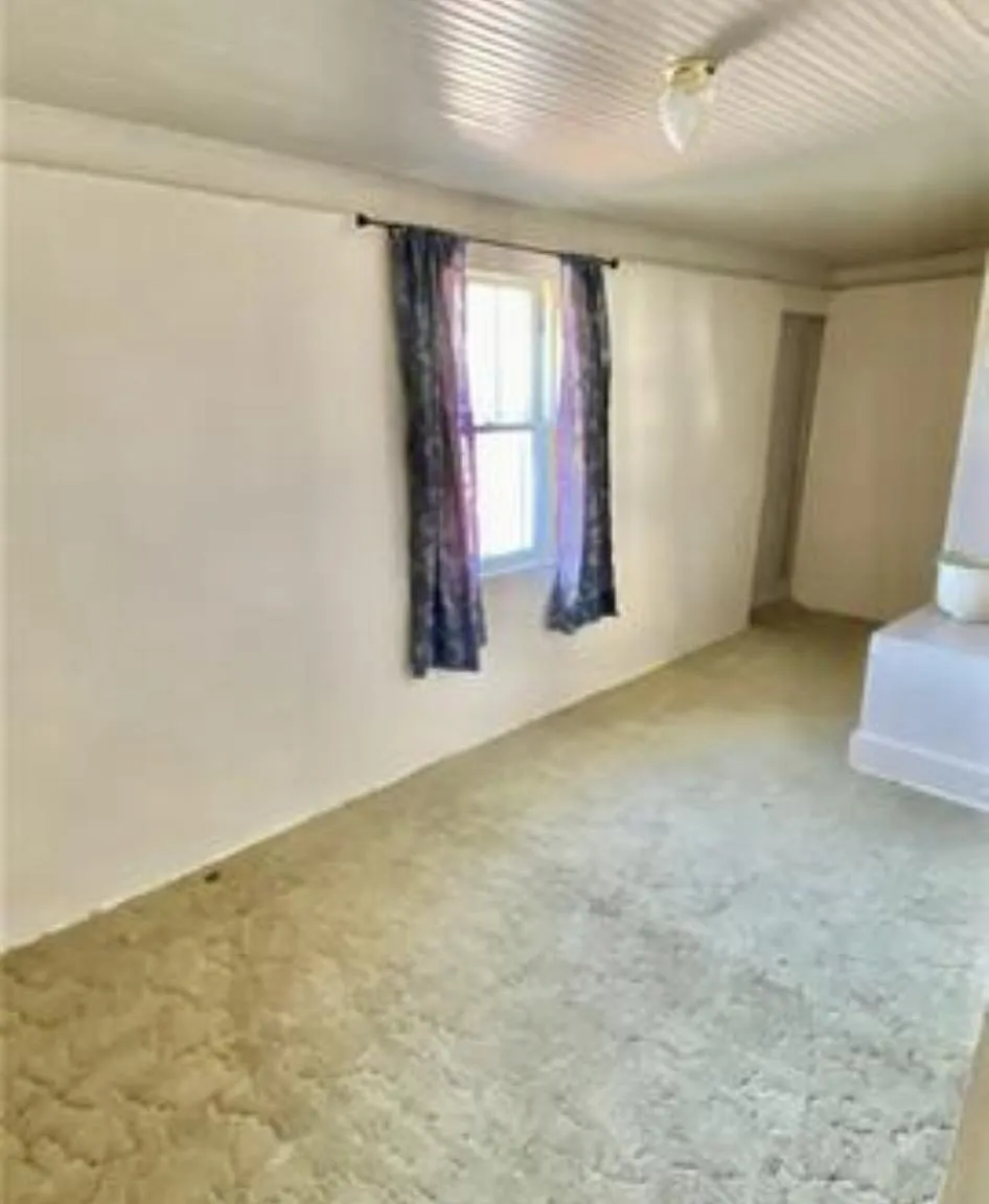 2 bed, 850 sqft, $850 — Photo 1
