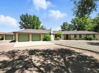 6 Shady Ln, Los Lunas, NM 87031