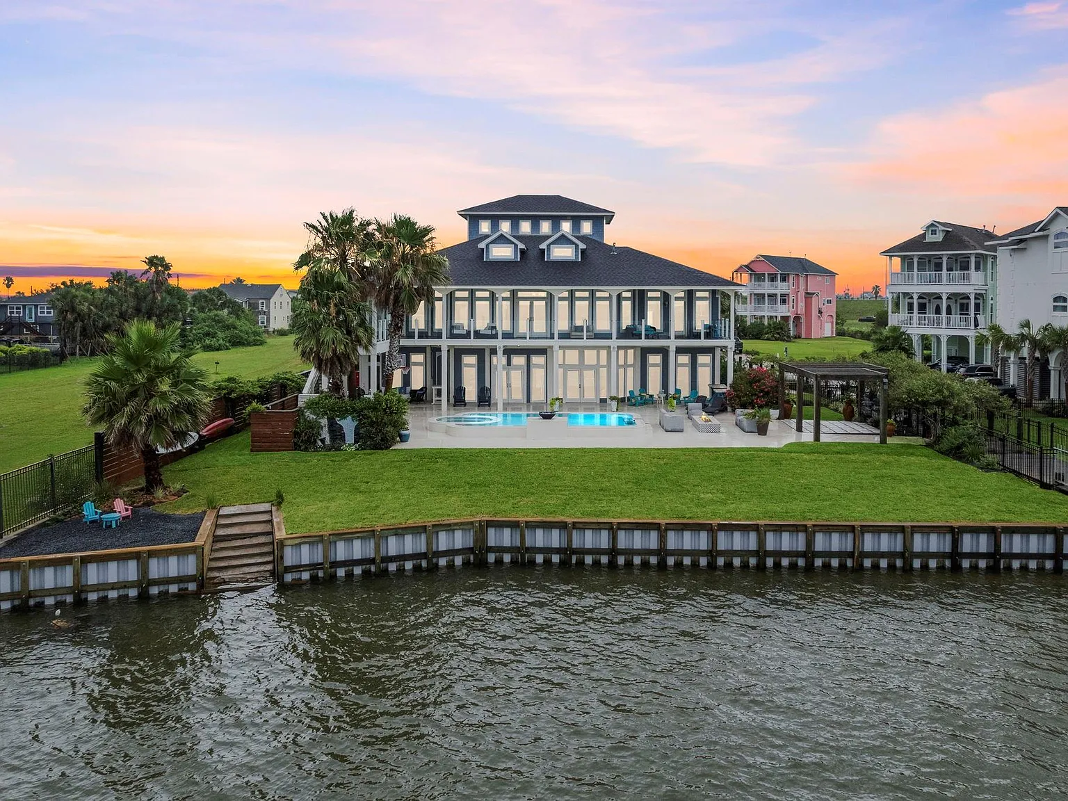 6 bed, 7.5 bath, 5294 sqft, $9,850 — Photo 2