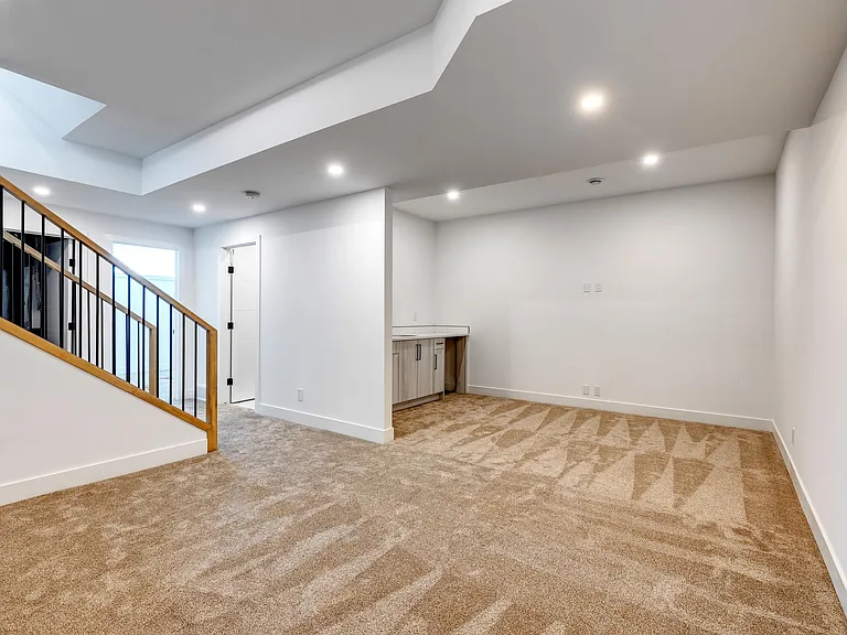 2144 51st Ave SW — Photo 40
