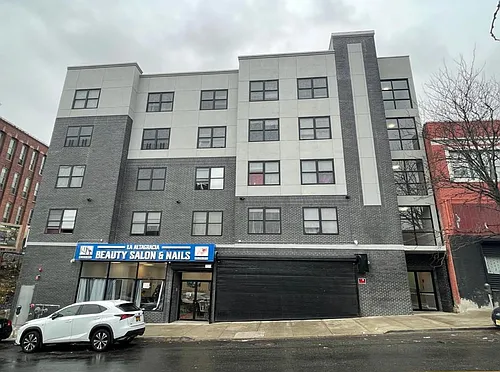 185 Broadway Photo 1