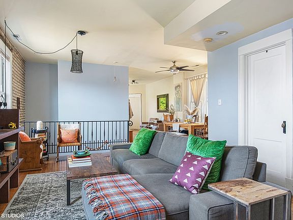 3rd image of 3007 W Lyndale St
