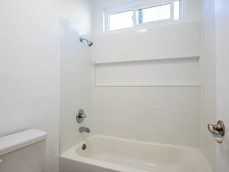 Saticoy Apartments — Photo 31