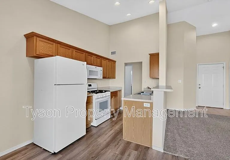 4209 Ridgeway Ct SE #D — Photo 7
