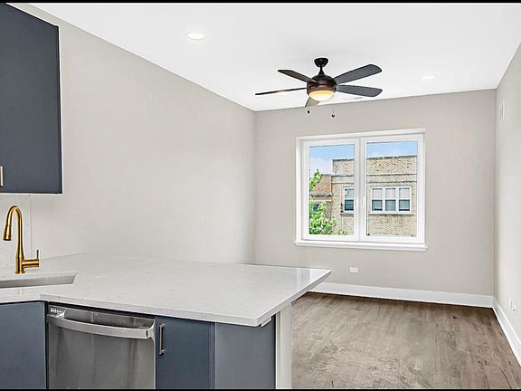5th image of 936 W Cornelia Ave #1
