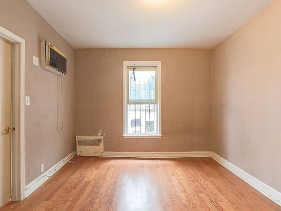 5th image of 4305 10th Ave