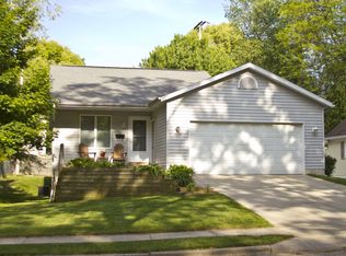1324 Rosewood Ave SE, Grand Rapids, MI