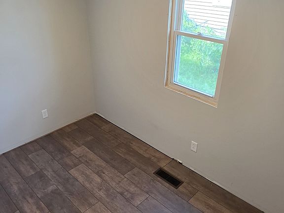 4th image of 1017 Greene St