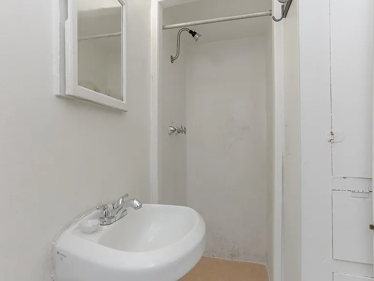 1826 1/2 W Main St #2 — Photo 11