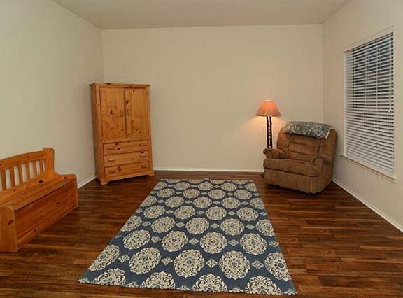 3rd image of 425 Da Vinci Ln