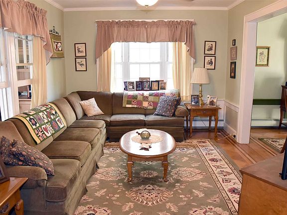 5th image of 49 Terrace Ave