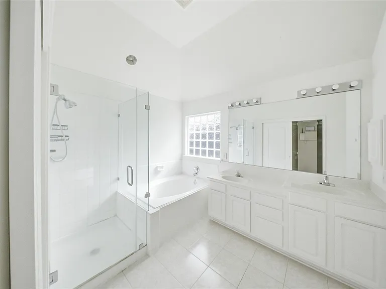 2415 Mills Creek Dr — Photo 17
