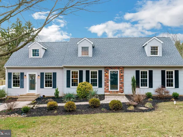 2015 Linsenbigler Rd, Pennsburg, PA 18073