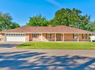 1011 N 14th St, Nederland, TX 77627