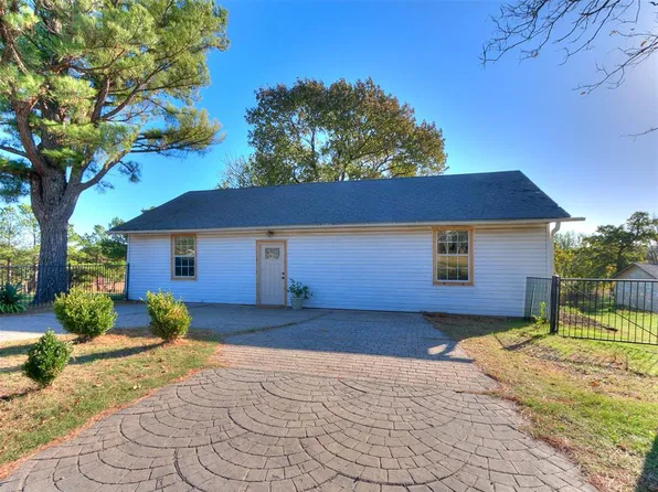 2000 Shirley Dr, Choctaw, OK 73020