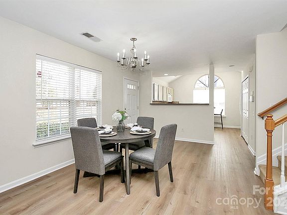 3rd image of 1008 Eagles Nest Ln