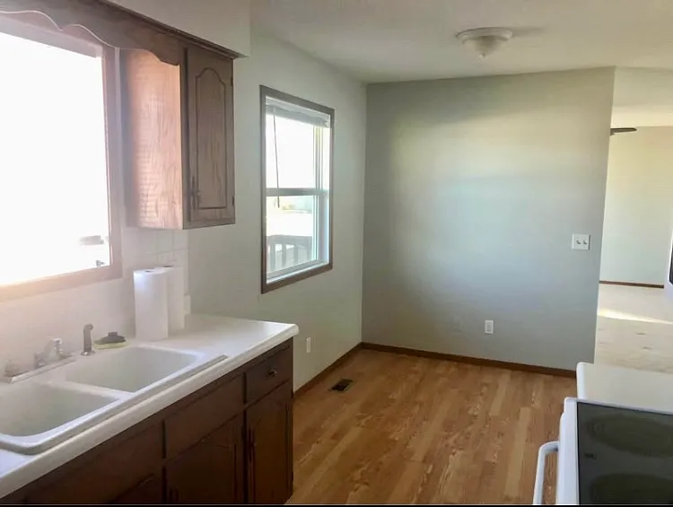 406 Cross St — Photo 3