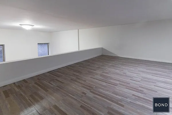 Rented by Bond New York | media 5