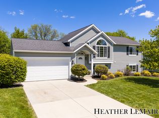 2070 Shiloh Point Dr SE, Kentwood, MI 49546