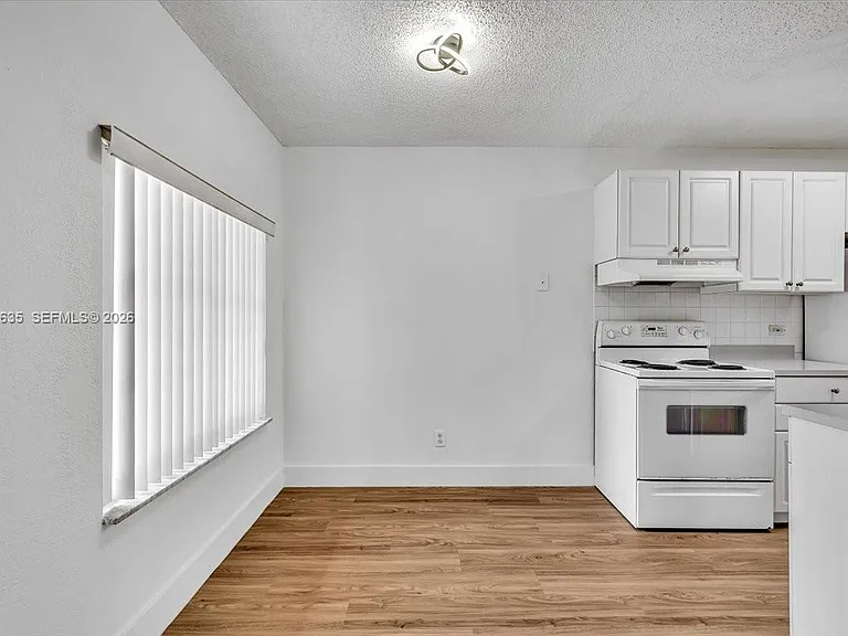 1405 Miami Rd #7 — Photo 20