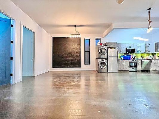 4th image of 498 Clinton Ave #1A