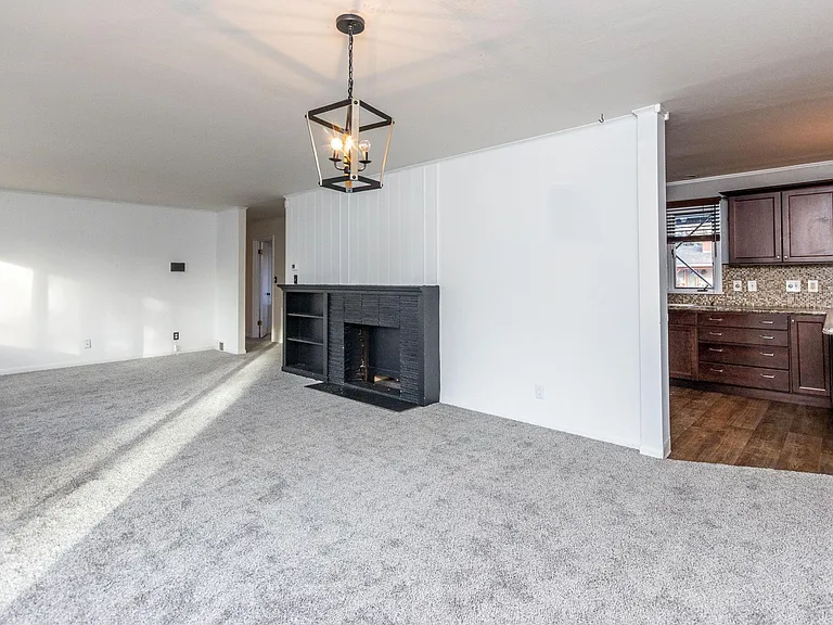 2104 Silver Sage Trl — Photo 34