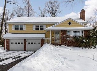 246 Twin Oaks Ter, Westfield, NJ 07090