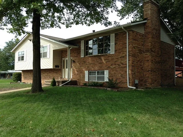 801 N Smiley St photo 1