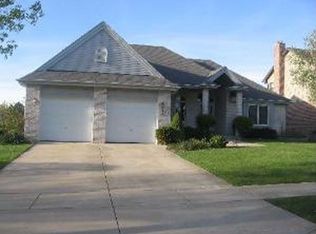1230 Harleyford Rd, Woodridge, IL 60517