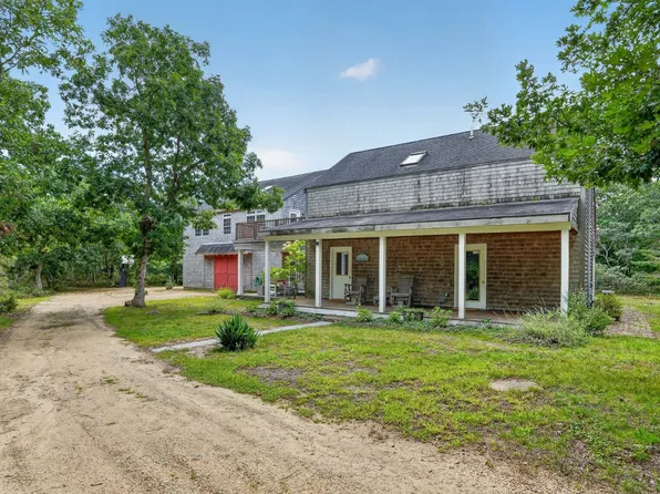 78 Vineyard Meadow Farms Rd, Vineyard Haven, MA 02568