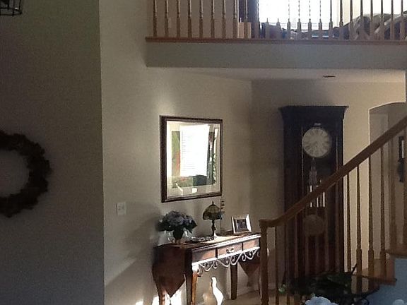 Open entry / living room