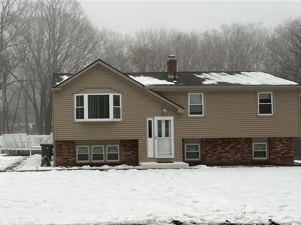 10 Patton St, Coventry, RI 02816