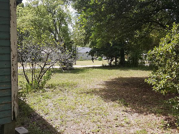3rd image of 1545 Dot St