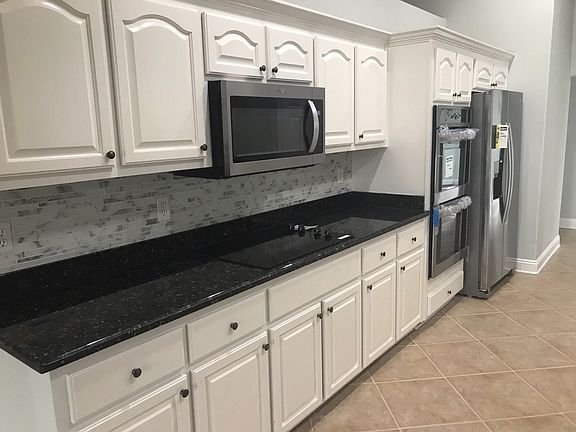 2nd image of 1610 Woodlawn Way