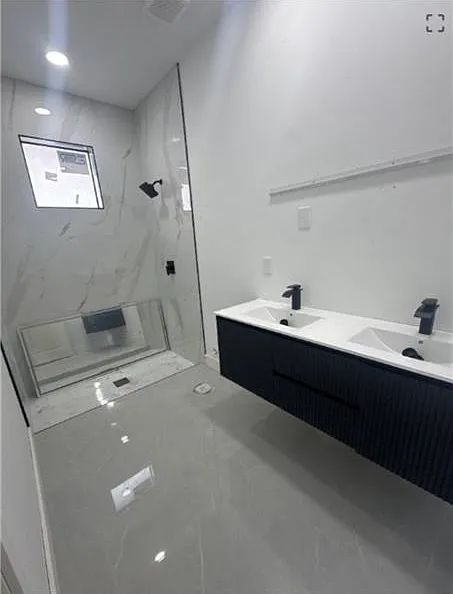 1 bed, 300 sqft, $750 — Photo 2