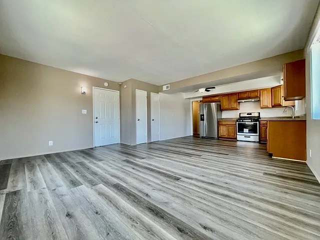 1009 Valencia St #D7 — Photo 24
