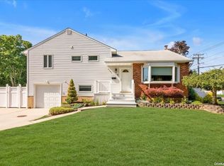 2781 Columbus Ave, Bellmore, NY 11710