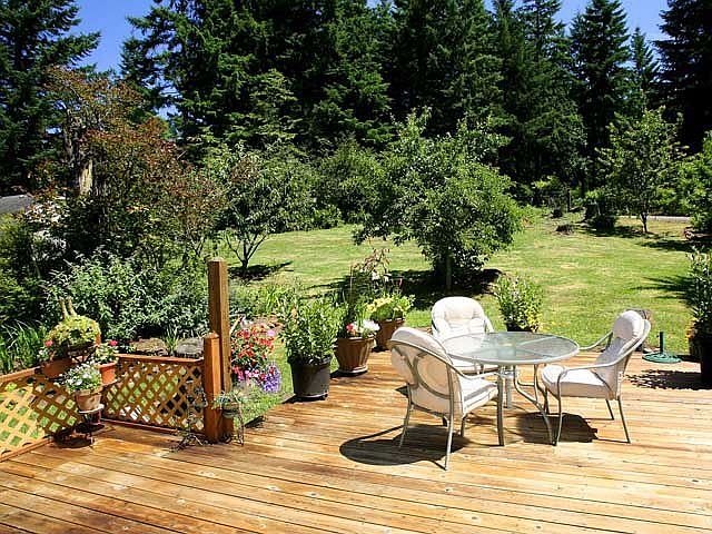 Decks to enjoy outdoor living