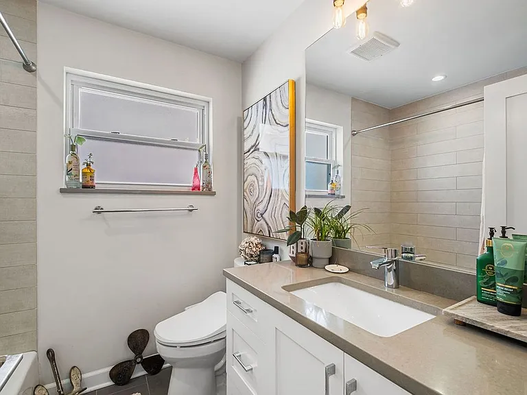 5343 N Moody Ave — Photo 3
