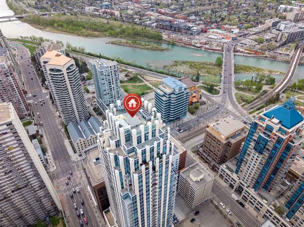 930 S 6th Ave SW #3402, Calgary, AB T2P 1J3
