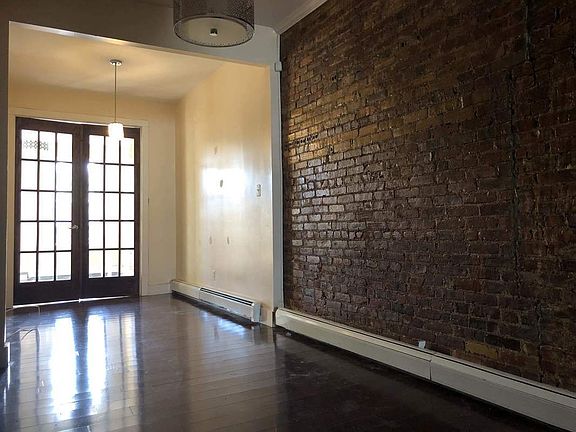 2nd image of 355 Chauncey St APT 2L