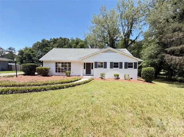11932 Idlewild Rd, Matthews, NC 28105