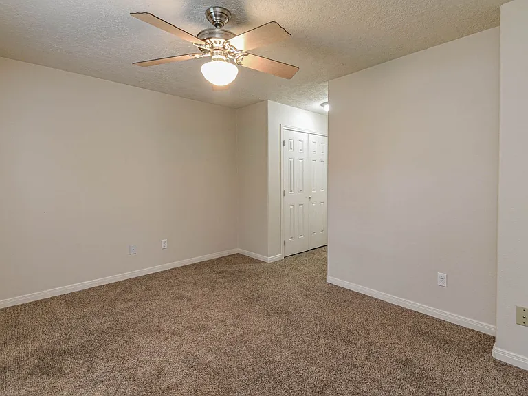 213 Foster St — Photo 11
