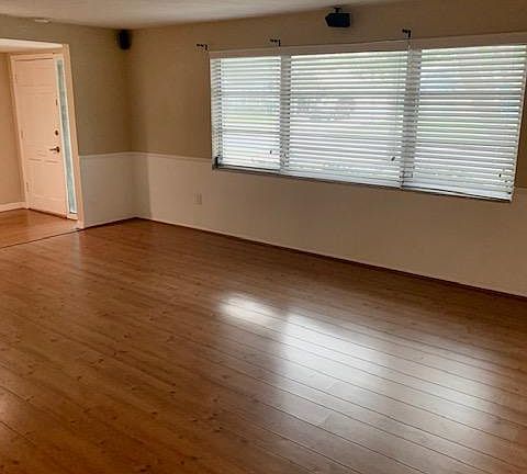 5th image of 2424 Glenann Dr