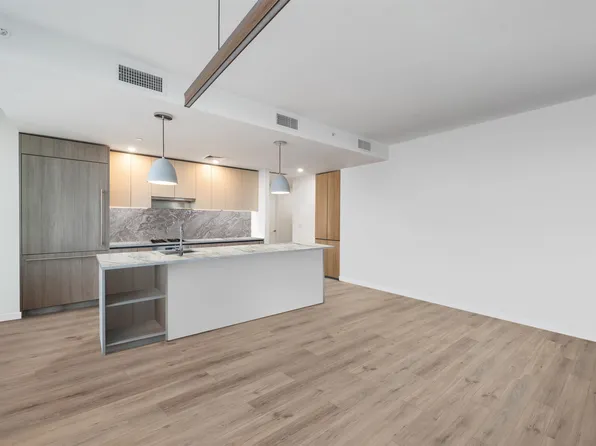 155 Bay Street image 6 of 44